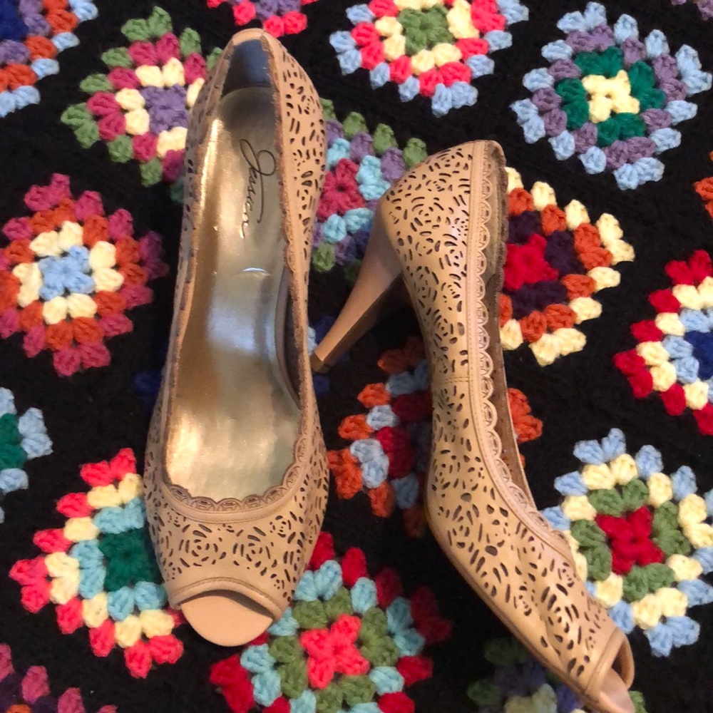 Jessica Open toed shoes 2” heels